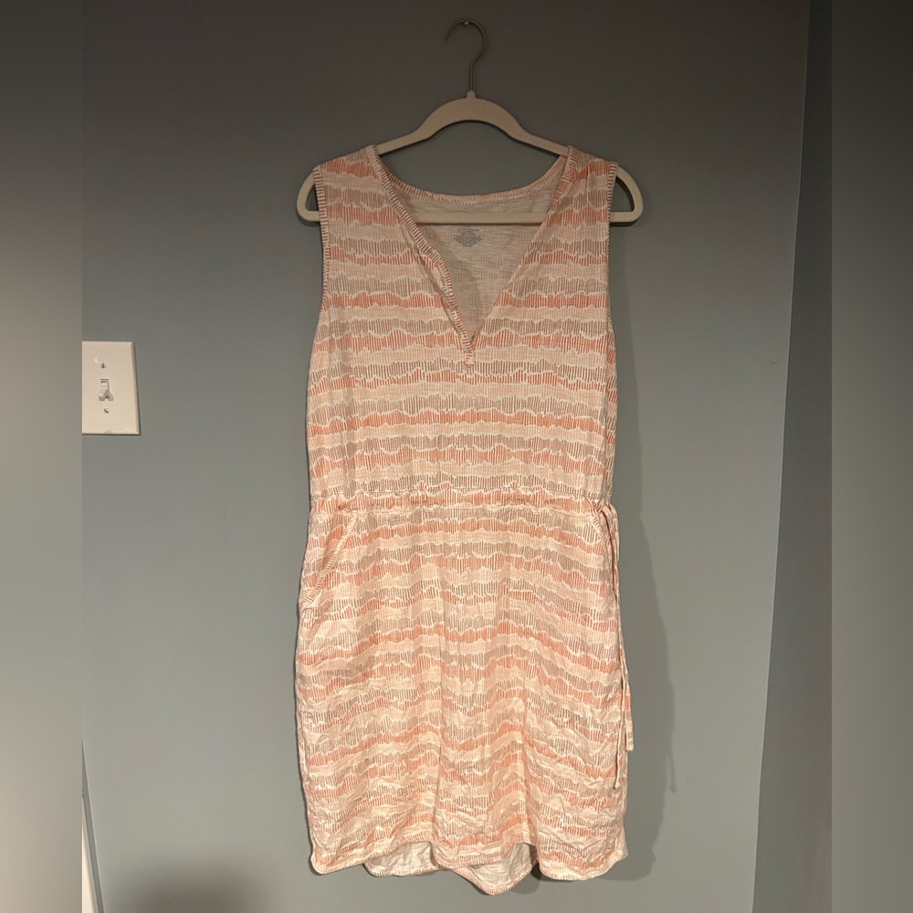 Duluth Trading Co Peach and White Mini Dress